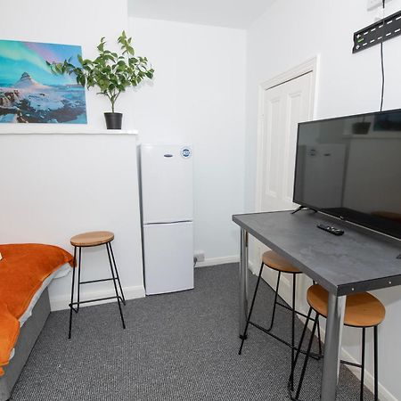 Versatile Cozy & Spacious Comfort Hull Apartments Kingston upon Hull Bagian luar foto