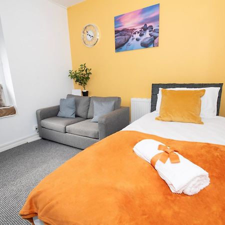Versatile Cozy & Spacious Comfort Hull Apartments Kingston upon Hull Bagian luar foto