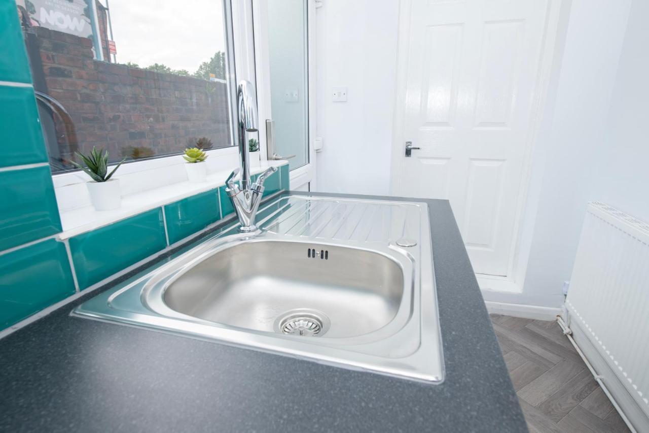 Versatile Cozy & Spacious Comfort Hull Apartments Kingston upon Hull Bagian luar foto
