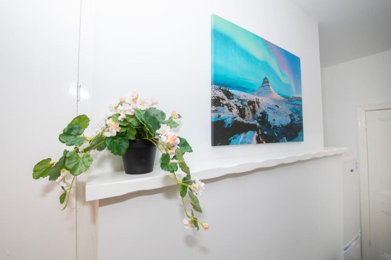 Versatile Cozy & Spacious Comfort Hull Apartments Kingston upon Hull Bagian luar foto