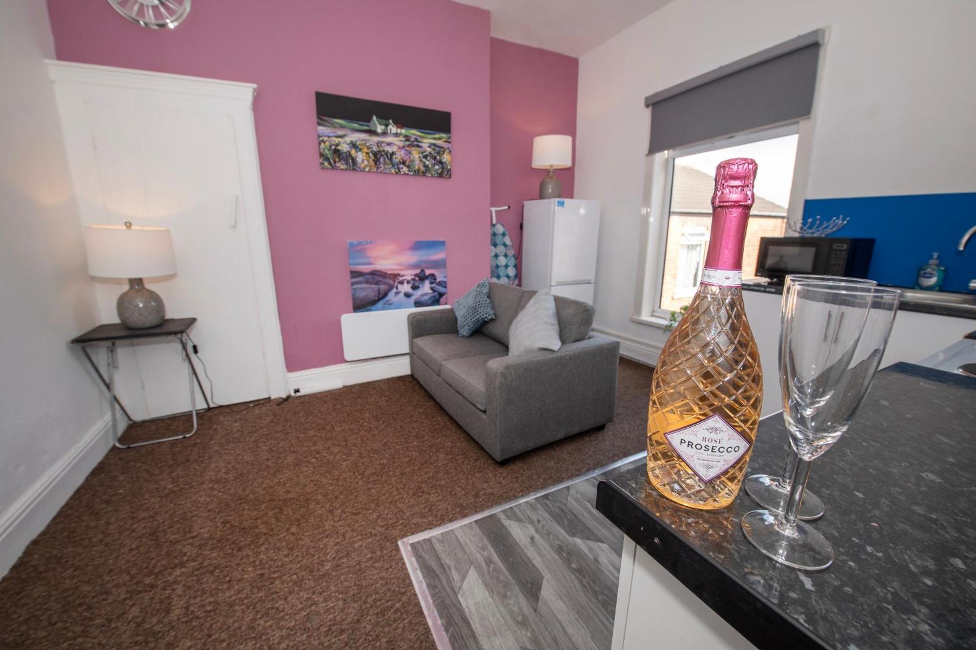 Versatile Cozy & Spacious Comfort Hull Apartments Kingston upon Hull Bagian luar foto