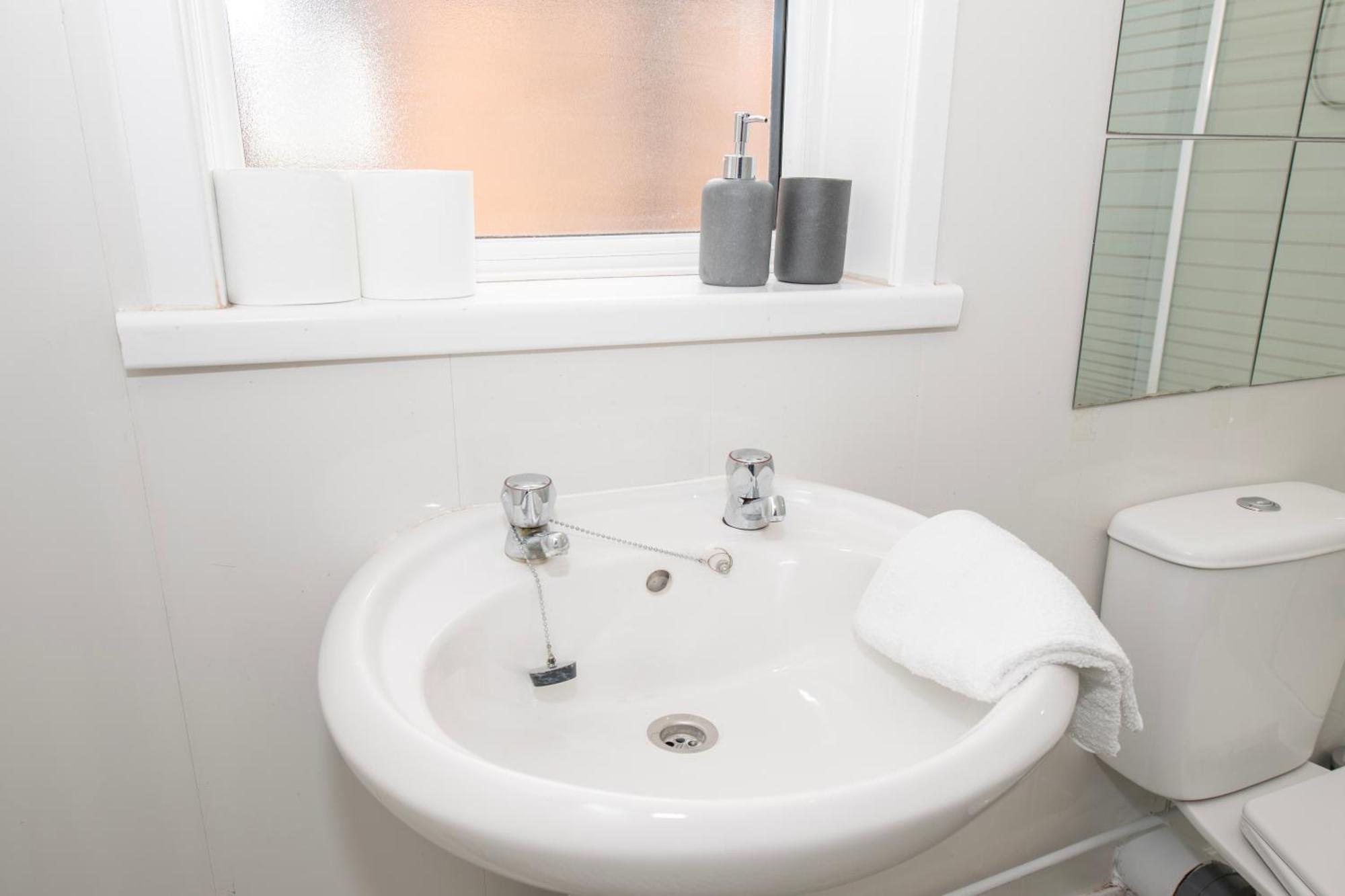 Versatile Cozy & Spacious Comfort Hull Apartments Kingston upon Hull Bagian luar foto